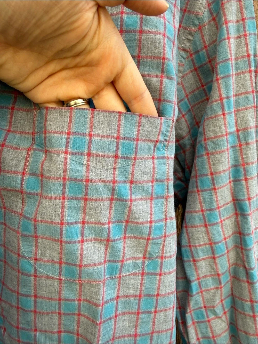 J. Crew Men’s Gray Blue Plaid Classic Long Sleeve Button Down Shirt Size Large